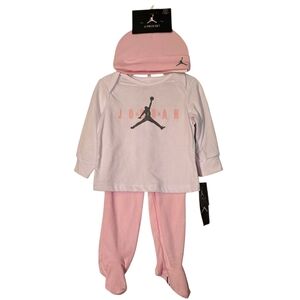 Jordan Baby Girls Long Sleeve Shirt Footed Pants Beanie Pink White 3 To 6 Mo NEW